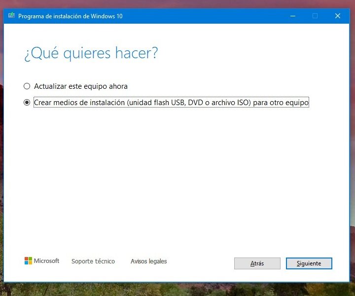 Pantalla para Crear medios de instalación para otra PC y descargar Windows 10 ISO