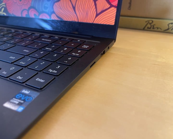 Lista parcial lateral de Galaxy Book Pro