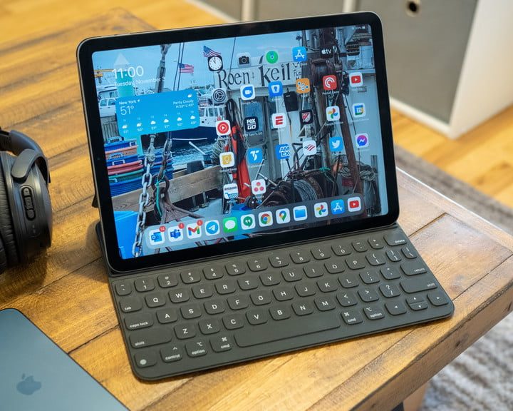 iPad Air en modo laptop con Magic Keyboard