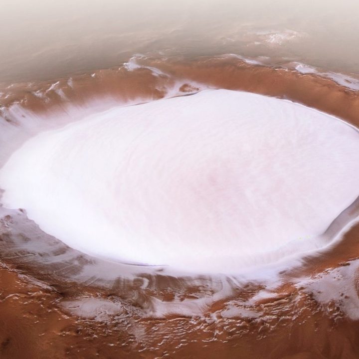Hielo en el volcán Korolev