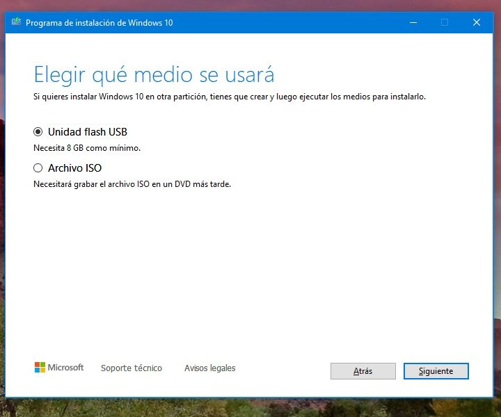 Seleccionar medio para descarga de ISO Windows 10