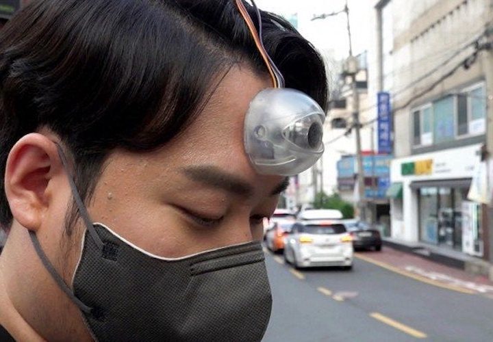 Tercer ojo para mirar el celular y caminar al mismo tiempo