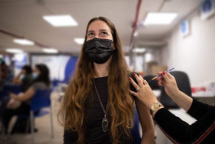 Israel vacuna mascarilla