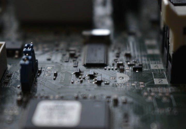 Acercamiento a los chips de una placa base