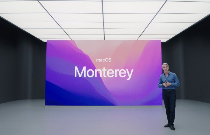 un ejecutivo mostrando Apple MacOS Monterey