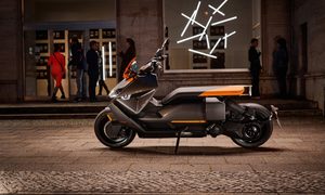 bmw ce 04 scooter futurista 03