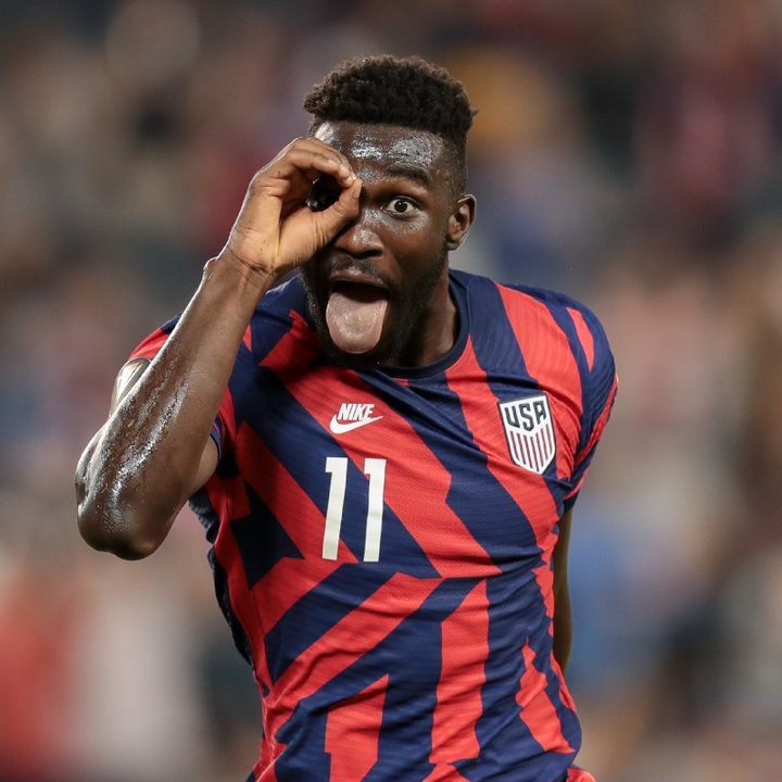 Daryl Dike de Estados Unidos celebra un gol ante Martinica en la Copa Oro 2021