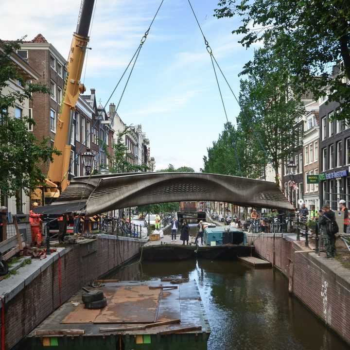 Ámsterdam inaugura el primer puente de acero impreso en 3D