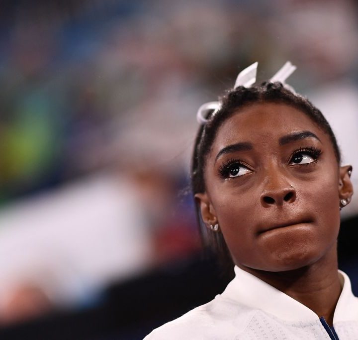 Simone Biles: el duro momento de la gimnasta reconocida en Twitter con un emoji