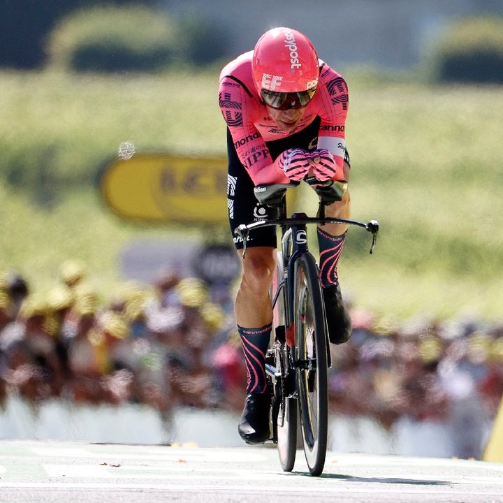 El colombiano Rigoberto Urán en una prueba de contrarreloj individual de ciclismo de ruta