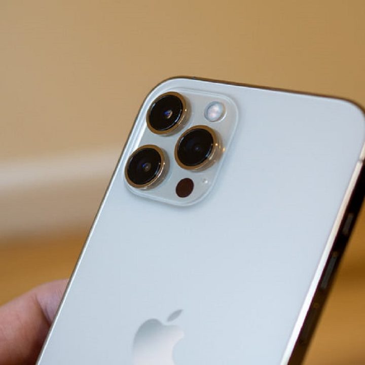 Galaxy Z Flip 3 vs. iPhone 12 Pro Max