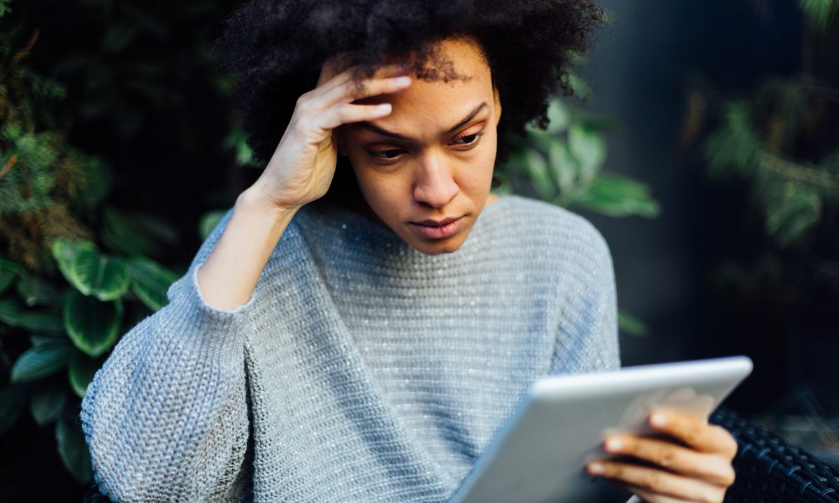 Estudio explica por qué nos enojamos tanto en las redes sociales