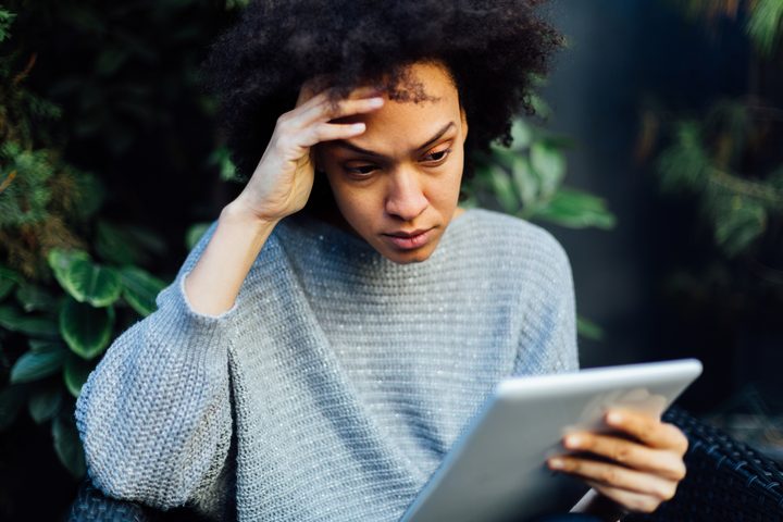 Estudio explica por qué nos enojamos tanto en las redes sociales