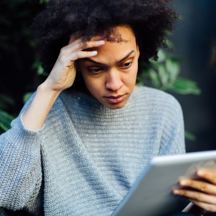 Estudio explica por qué nos enojamos tanto en las redes sociales