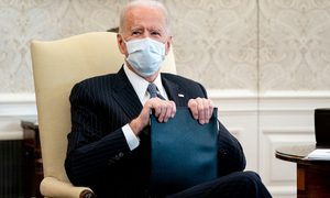 Biden recibe informe no concluyente sobre origen de la pandemia
