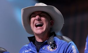 Jeff Bezos y Blue Origin presentan demanda contra la NASA