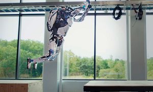 Los robots de Boston Dynamics realizan saltos al estilo parkour