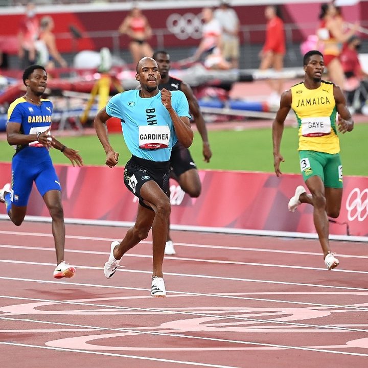 El atleta bahameño Steven Gardiner.