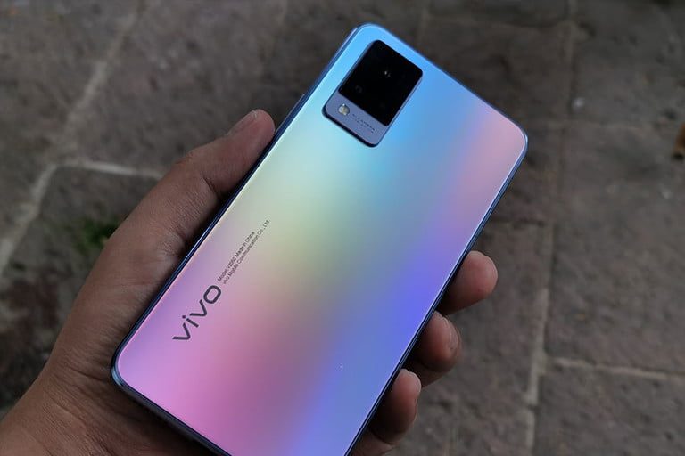 Vivo V21