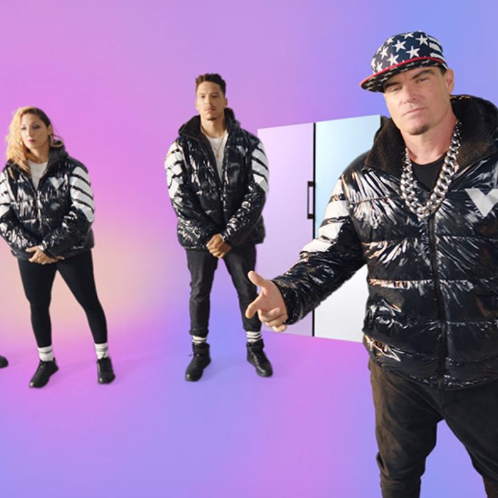 La imagen muestra al rapero de los noventa, Vanilla Ice.