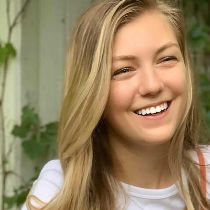 La imagen muestra a la youtuber Gabby Petito.