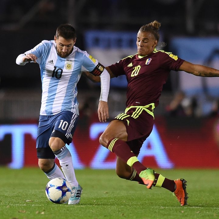 Lionel Messi y Rolf Feltscher se volverán a ver las caras en Caracas.