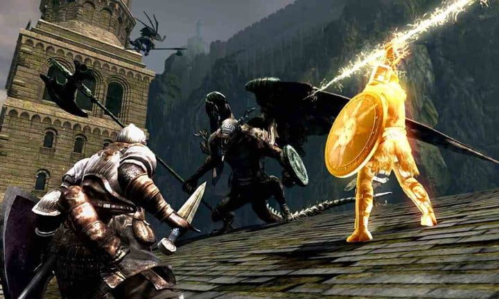 El jugador y Solair pelean contra la gárgola de campana.