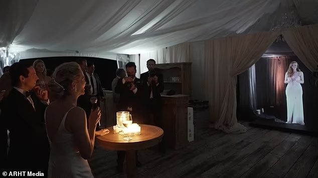 dama de honor holograma hologram1