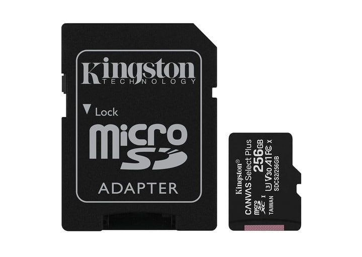 Tarjeta microSD Kingston de 256 gigabytes y adaptador de tarjeta SD.