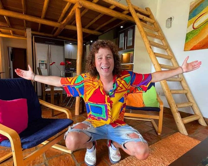 La imagen muestra al youtuber mexicano Luisito Comunica.