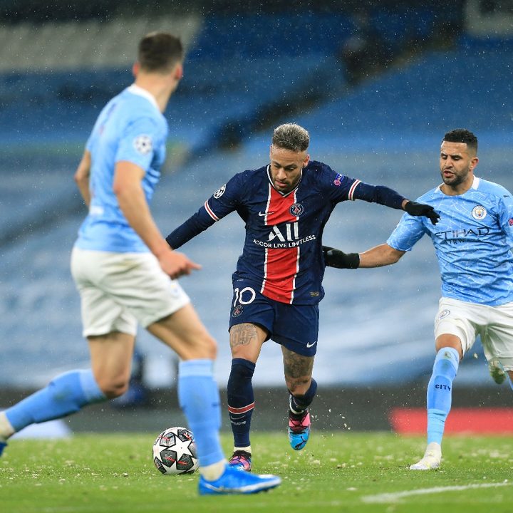 Neymar de PSG ante el Manchester City
