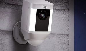 Videoportero Ring montado listo para trabajar con Ring Live View.