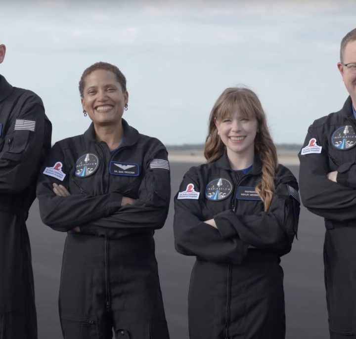 La imagen muestra a la tripulación de la misión Inspiratio4.