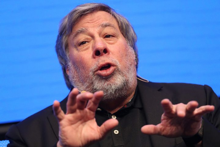 Steve Wozniak mueve las manos