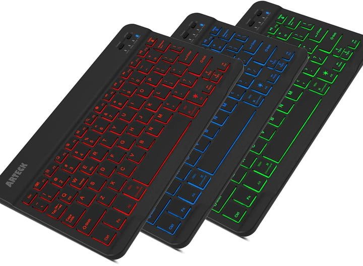 Tres teclados Arteck HB030B.