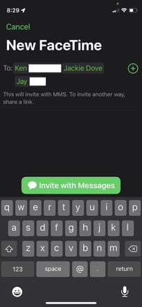 Pantalla de Face Time en un iPhone para hacer una llamada grupal 3