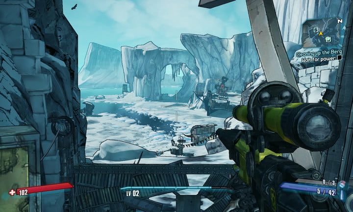 Guarida entre las montañas con un arma