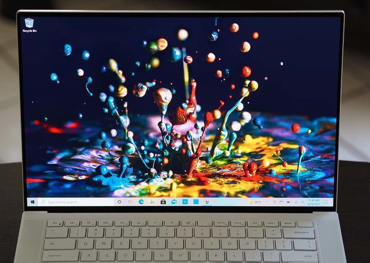 Pantalla OLED Dell XPS 15, para comparar a la línea Dell XPS vs. Dell Latitude
