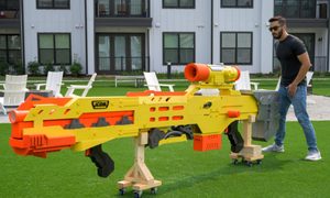 pistola Nerf más grande del mundo