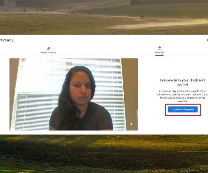 Navegando a la función de prueba de cámara web de Google Meet.