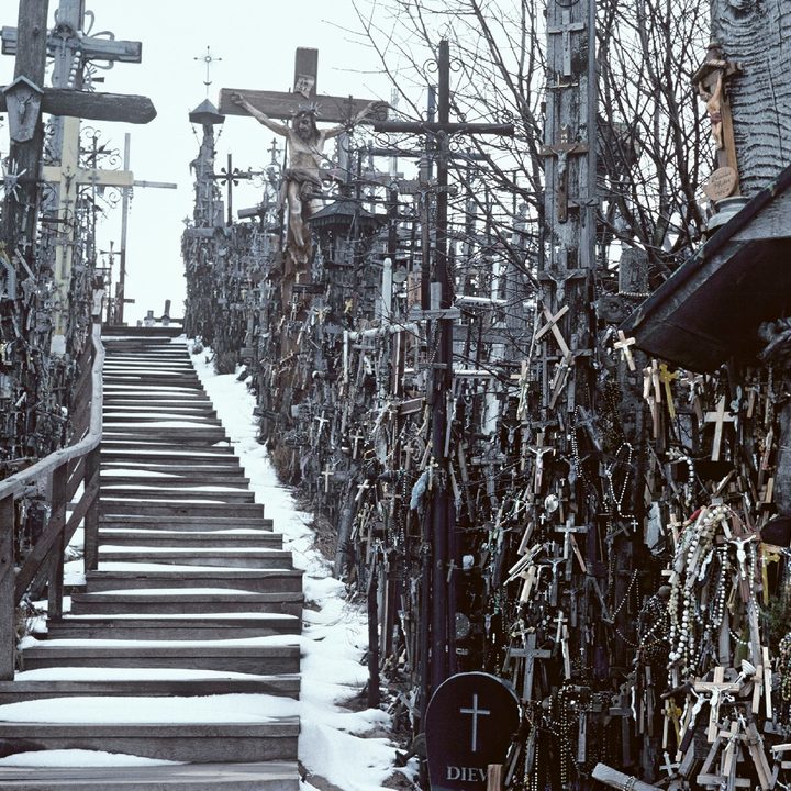 Colina de las Cruces, Lituania