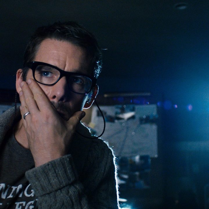 La imagen muestra una escena de la película Sinister de 2012.