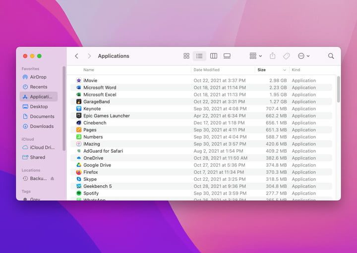 Una ventana del Finder en MacOS Monterey que muestra las aplicaciones instaladas.