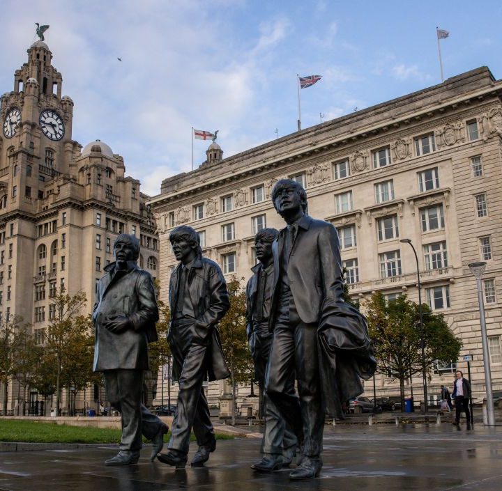 Una estatua de la banda The Beatles en Liverpool