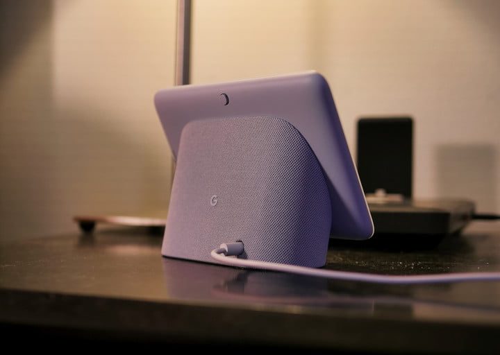 Vista posterior de Google Nest Hub de 2ª generación, para aprender cómo configurar el Google Home.