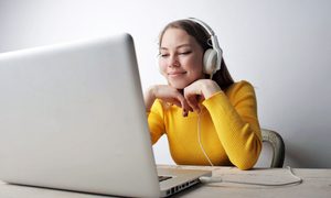 reproductores de musica gratis para windows 2 laptop pc audifonos auriculares audio