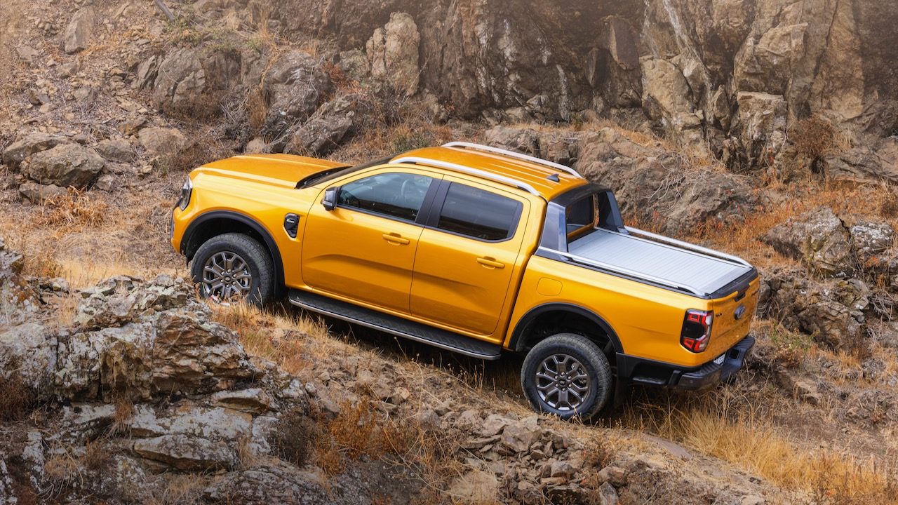 ford ranger global 2023 next gen wildtrak side motion