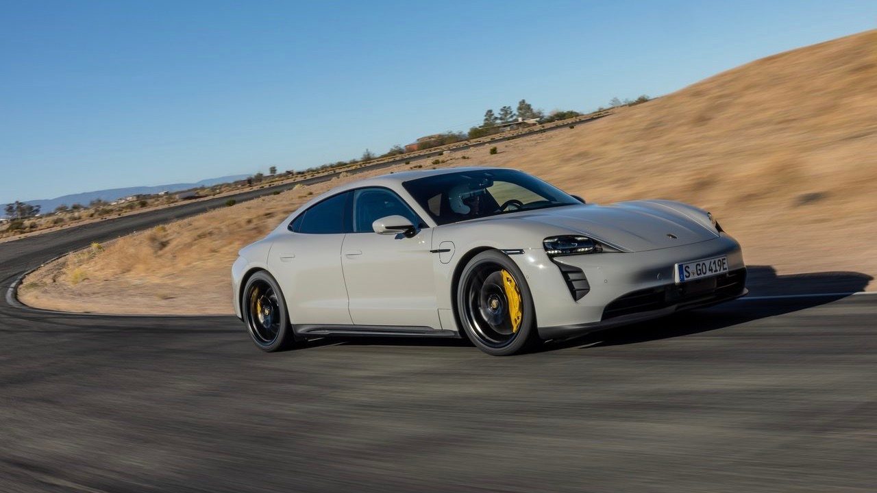 primer da auto show la 2021 porsche taycan gts 2022 1280 03