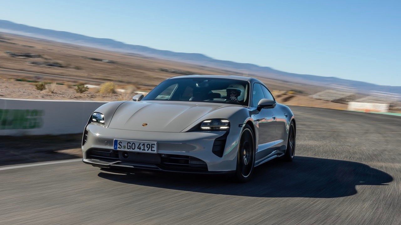 primer da auto show la 2021 porsche taycan gts 2022 1280 09