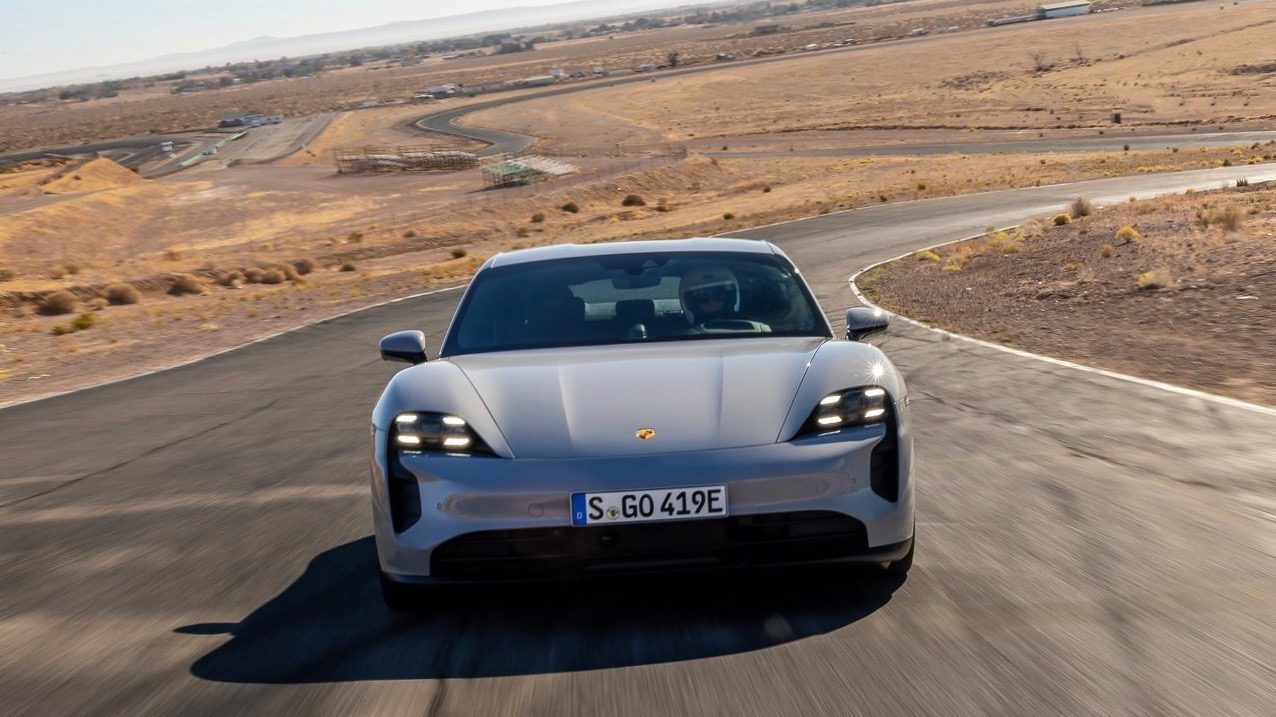 primer da auto show la 2021 porsche taycan gts 2022 1280 16